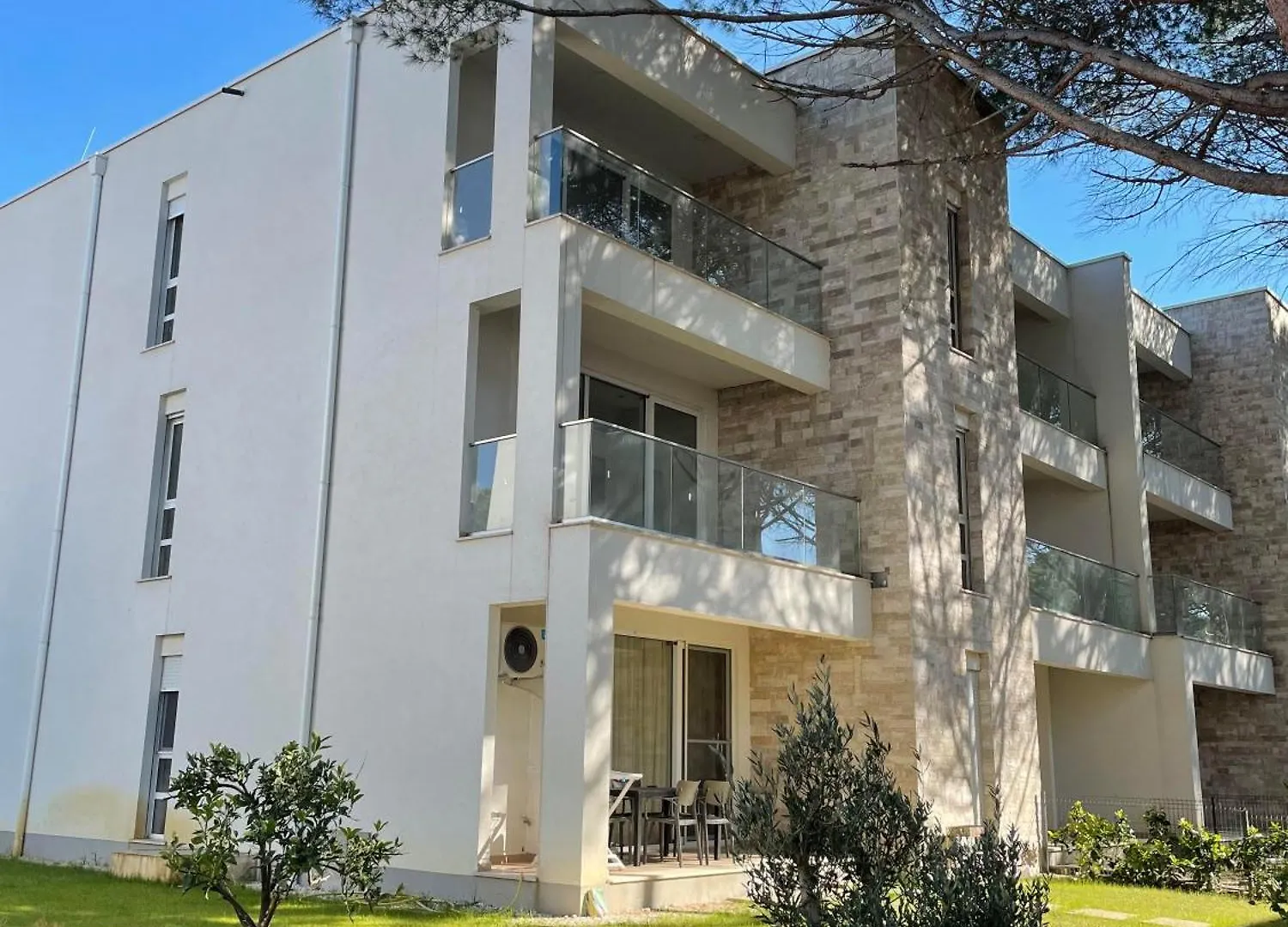 M&E Premium Apartments - San Pietro Durrës
