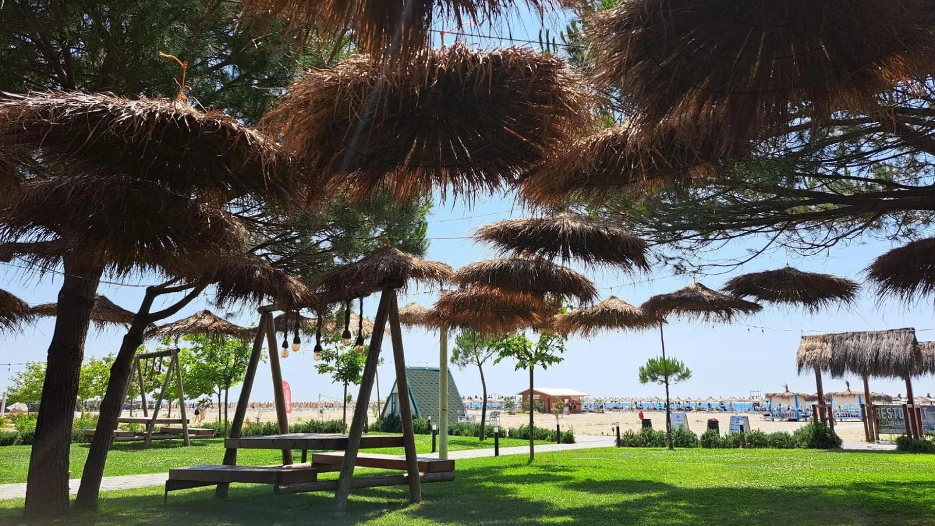 M&E Premium Apartments - San Pietro Durrës 0*,